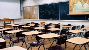 O fată de 12 ani a murit după ce profesoara a obligat-o să facă 100 de genuflexiuni, drept pedeapsă pentru că a întârziat. Ce a pățit seara micuța