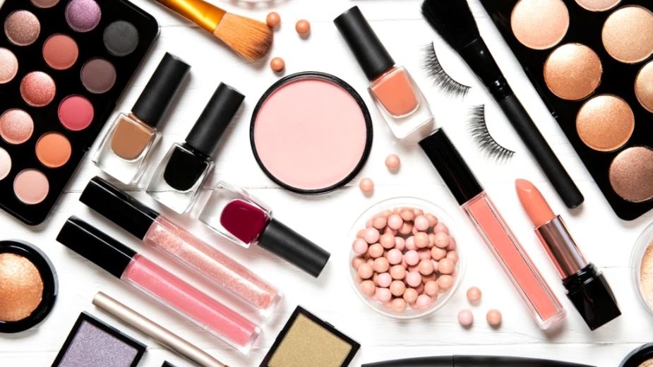 Ce reprezintă, de fapt, simbolurile 3M, 6M sau 12M de pe etichetele produselor cosmetice? După ce vei afla, vei fi mult mai atent la ele
