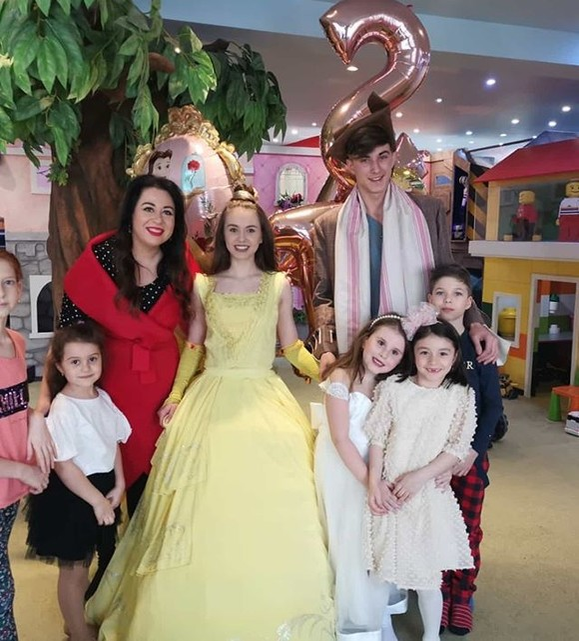 Oana Roman și-a sărbătorit fiica: „Mama a lipsit anul acesta de la petrecerea Izei… Tata i-a trimis mesaj, dar sora mea nici nu a sunat”