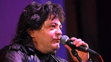 Distrus de cancer, un cantaret celebru recunoaste pentru prima data orgiile bahice si excesele tabacice la care era vioara intai