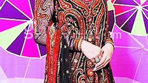 Pe Zarine Khan o puteti vedea, de astazi, in "Veer", din cadrul colectiei "MARI FILME INDIENE", lansata de CANCAN. A avut 100 de kilograme