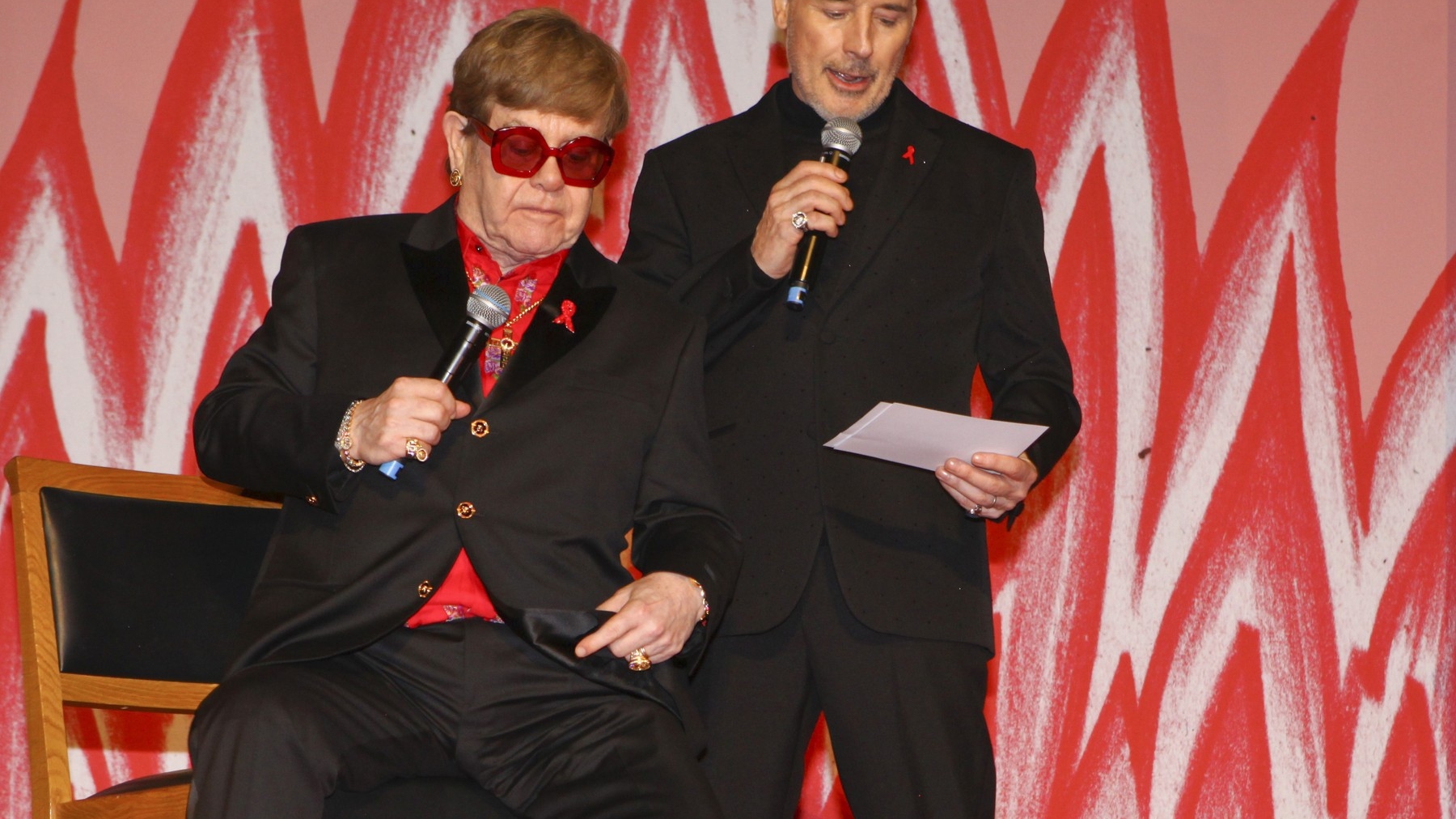Ce vrea Elton John să i se scrie pe piatra funerară? Mesajul emoționant