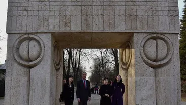 Ambasadorul SUA, mesaj pe Facebook: ,,Vizitaţi Târgu Jiu, veţi fi uimiţi!’’