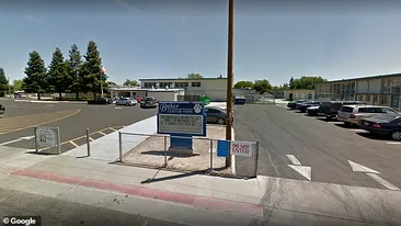 Alertă la o școală din SUA! Autoritățile au găsit o bombă artizanală și un pistol încărcat