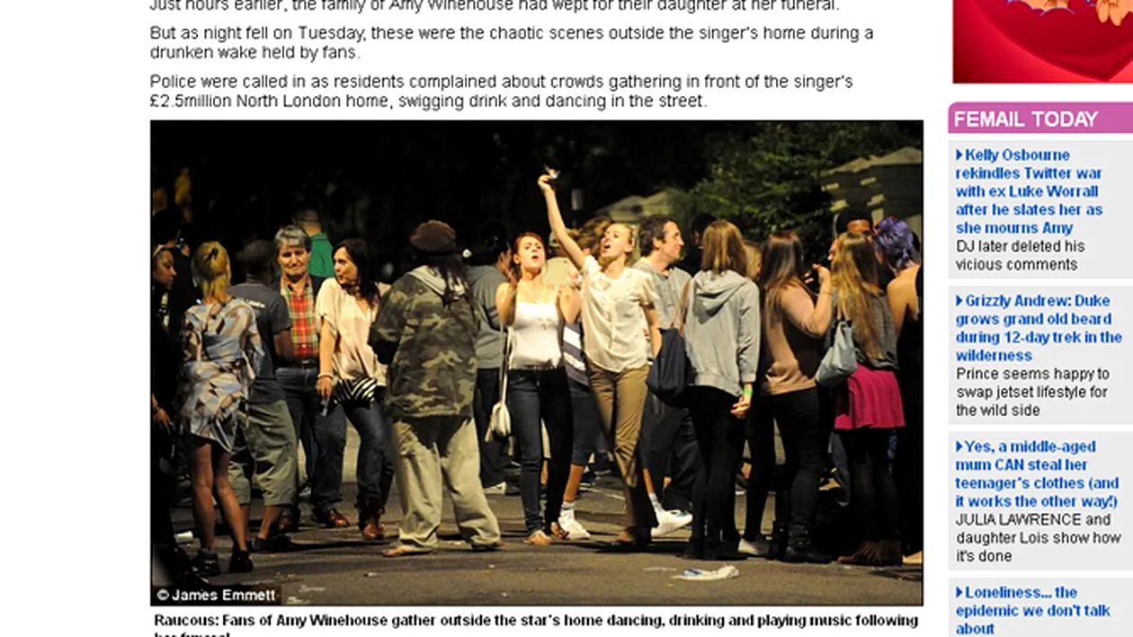 Priveghi cu fani beti in fata casei lui Amy Winehouse dupa incinerarea artistei