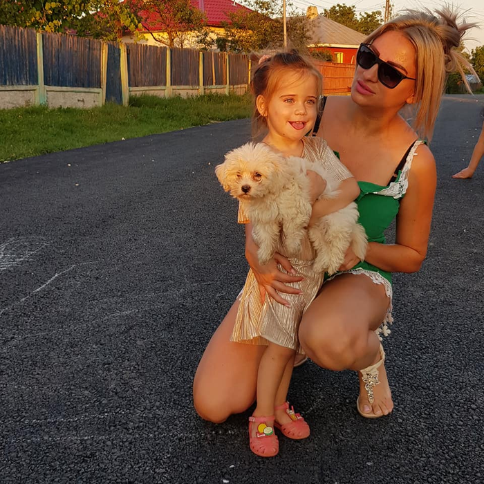 Sânziana Buruiană, nedespărțită de fetița ei: “Am adus-o cu mine și la Nea Mărin, încă o alăptez”