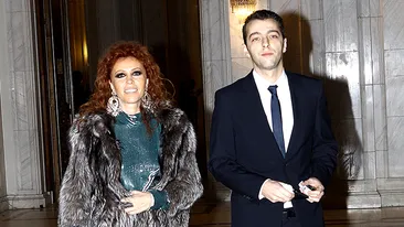 Vârsta nu contează, dragostea primează! Pasionala giugiuleală publică dintre prinţul Iaşiului şi patroana de la Gaia