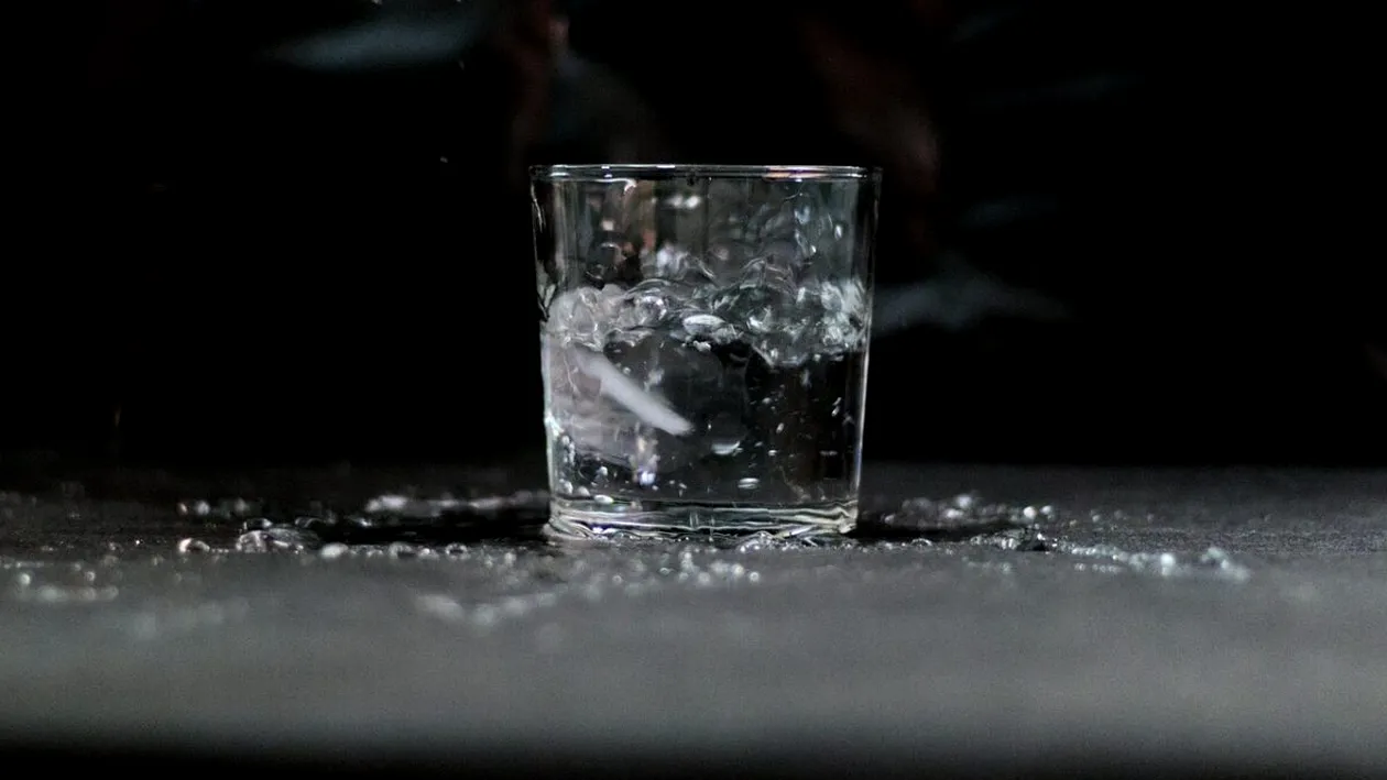 Trucul viral: cum să-ți crești pH-ul apei fără aparate? Devine miraculoasă