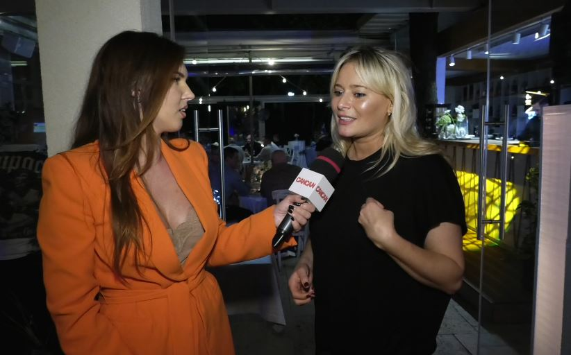 Laura Cosoi își deschide sufletul și spune cât de greu îi este fără părinți, dar și cum îi simte aproape