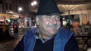 Cei mai veseli cronicari mondeni din Romania au despicat in patru firul showbiz-ului, in Piata Sfatului din Brasov!