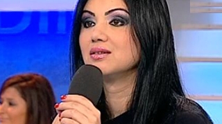 Adriana Bahmuteanu: "Prigoana canta muzica populara"!