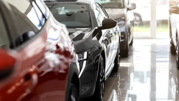 Românii cu mașini scumpe, vizați de ANAF. Ce se întâmplă cu cei care le-au cumpărat cu bani cash