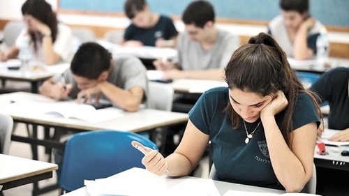 În această miercuri are loc proba scrisă la Matematică!
