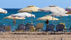 Câți bani a scos din buzunar o româncă pentru un șezlong în Thassos. Comparația incredibilă pe care a făcut-o cu stațiunea Mamaia