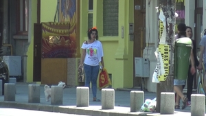 Ce face fosta sotie a lui Prigoana in lipsa milionarului! Credea ca nimeni nu o vede, dar CANCAN.RO are imaginile!