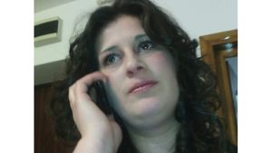 Poliţiştii din Neamţ caută o femeie de 25 de ani şi pe fiica ei de un an, dispărute de cinci zile