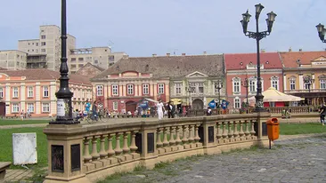 Accident incredibil la Timişoara! Două persoane au ajuns la spital, după ce un balcon s-a prăbuşit