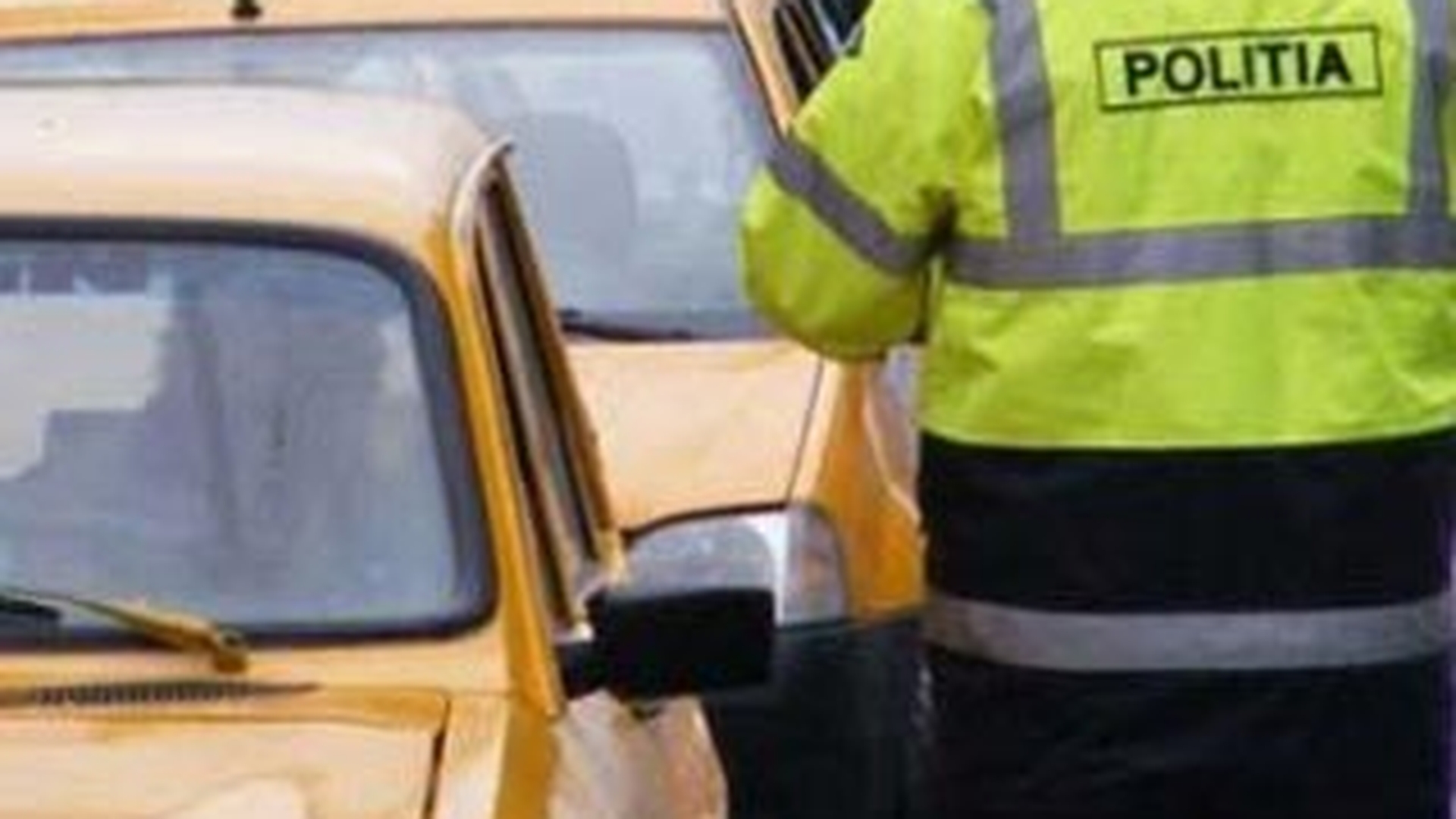 Nu le mai dau pace! Politistii au luat la control peste 2.000 de taxiuri si au impartit sute de amenzi