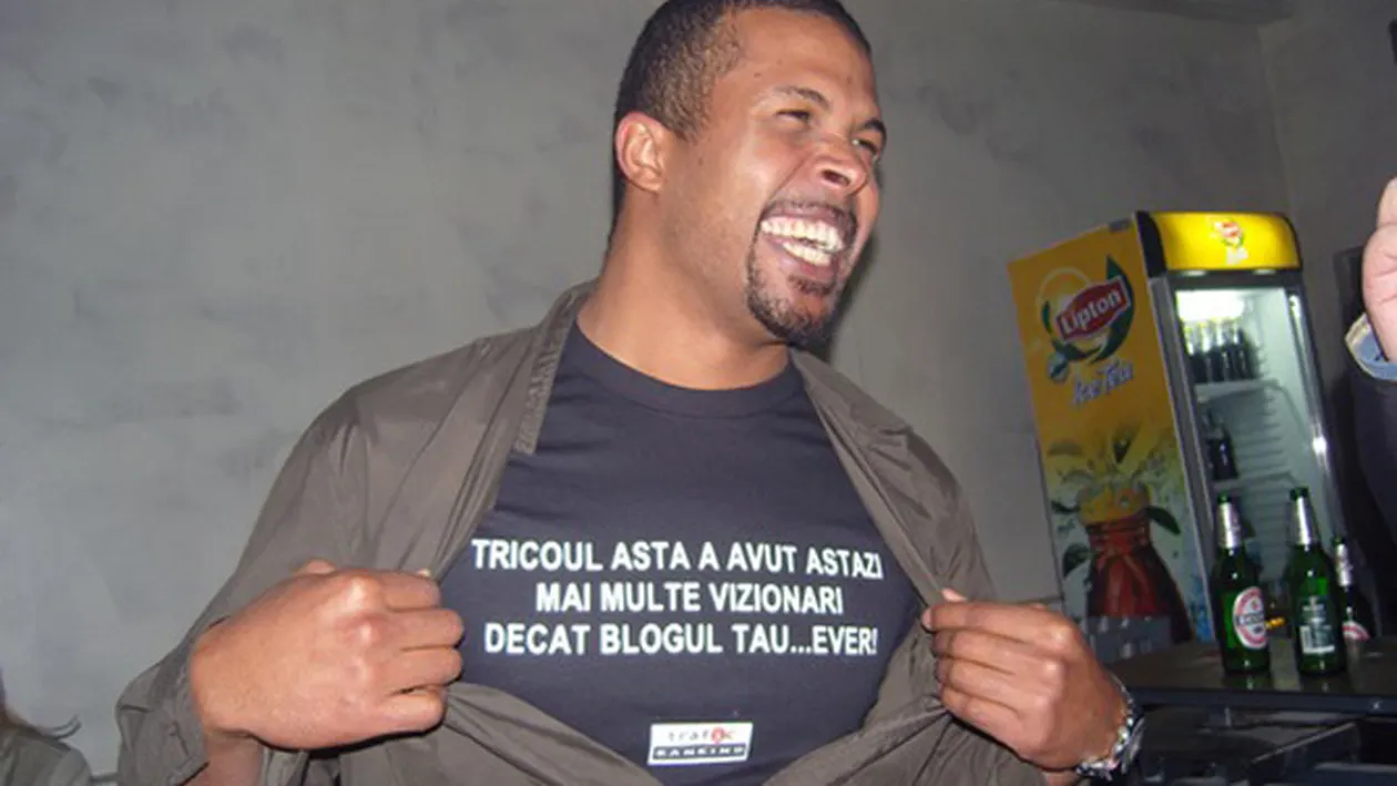 Cabral este un om rabdator... pe blog! Stam de vorba, ne respectam. Cand se trezeste cate unul sa incalce aceste reguli de bun-simt... Vezi cum reactioneaza