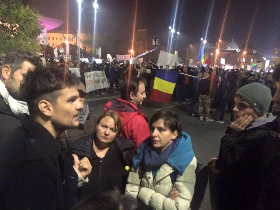 Tudor Chirilă a coborât din scaunul de jurat de la ”Vocea României” şi a devenit ”Vocea” străzii