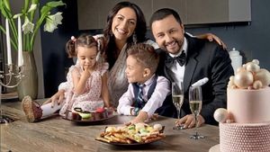 VIDEO / Andra, imagini neretuşate alături de copii şi soţ. Trucul nesănătos prin care îi ţin în frâu pe Eva şi David