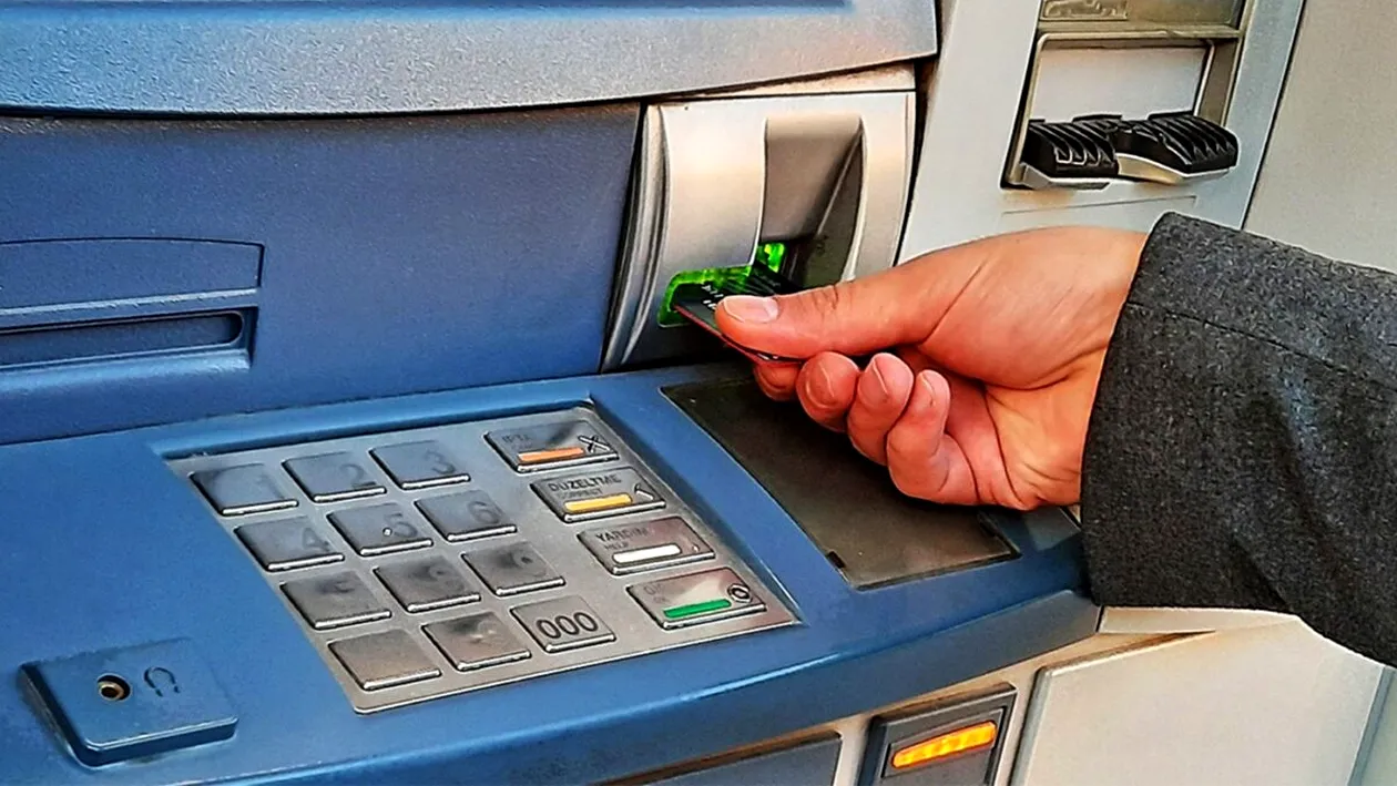 Adio, bancomate. Cum vom retrage banii de pe card, în următorii ani