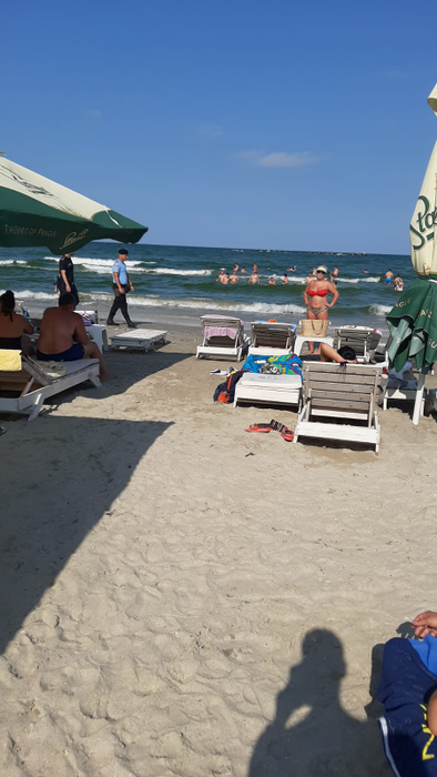 GALERIE FOTO | Poliția și Jandarmeria, la plimbare pe plajă! Nu au dat nicio amendă, deși aveau de ce