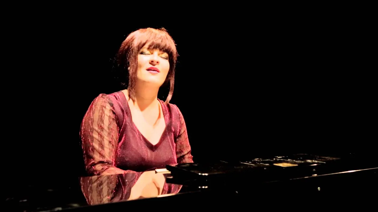 “Febletea” lui Smiley, Nora Denes, este gata pentru Eurovision 2016! Ce piesa pregateste!