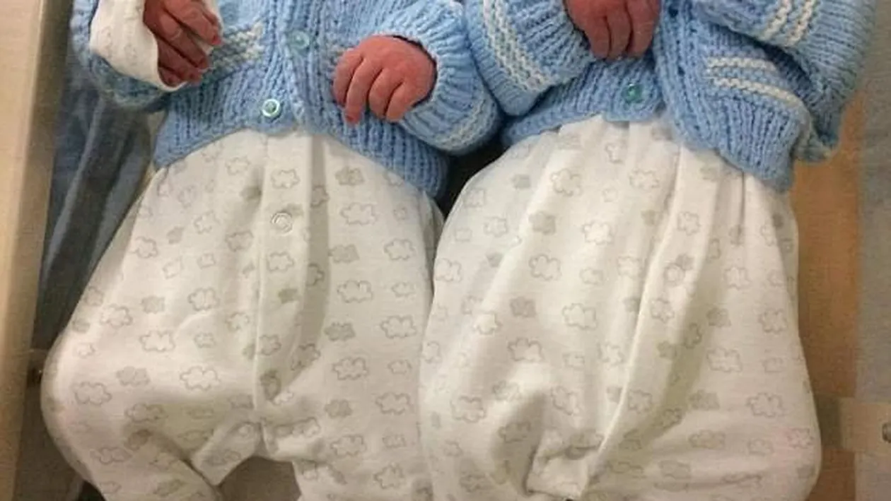 O mamă a născut cei mai graşi gemeni! Medicii s-au şocat când au văzut bebeluşii