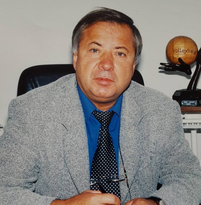 Cutremurător. Ce a spus Vasile Ouatu înainte să fie răpus de coronavirus! Fiica fostului patron al echipei de volei din Piatra Neamț e în spital