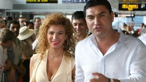Mihaela Borcea are afacerile in sange. Mama eroina, fosta sotie a dinamovistului munceste zi lumina