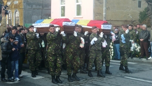 Militarii ucisi la Cincu au fost condusi pe ultimul drum