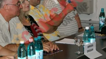 Horia Moculescu poarta cu el oriunde merge un mini-ventilator