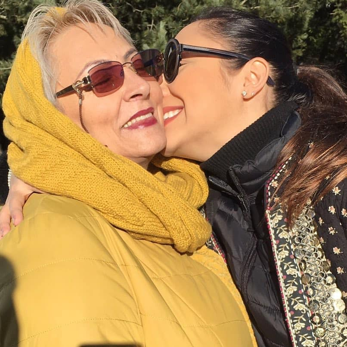 Andra, mesaj sfâșietor de ziua mamei sale: “Câtă grijă a avut de mine si de frații mei….”. Elena Mihai a izbucnit în plâns