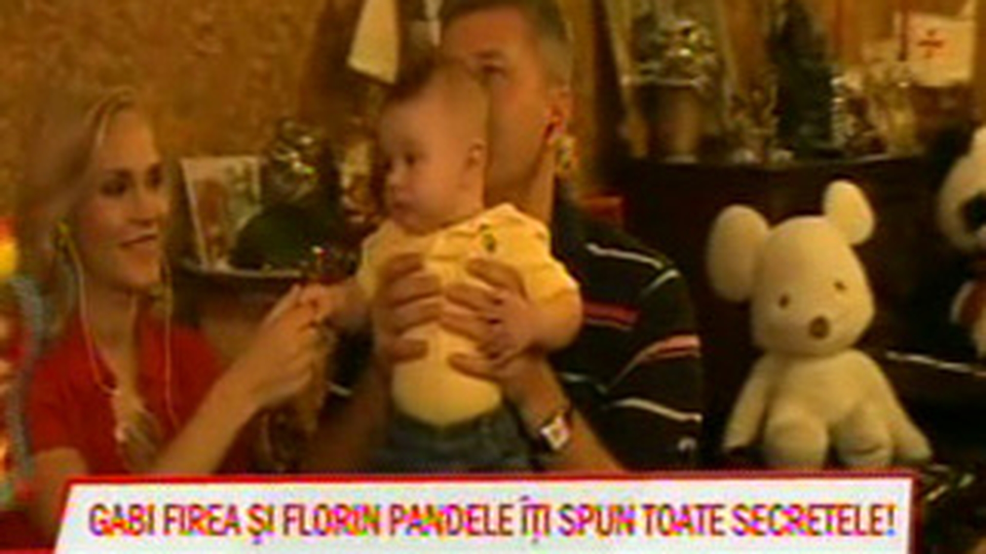VIDEO Gabi Firea si Florin Pandele si-au aratat fiul, pentru prima data de la botez, la TV! Uite-l pe micutul Tari cum se joaca cu parintii lui si afla ce viitor ii doreste mama sa!