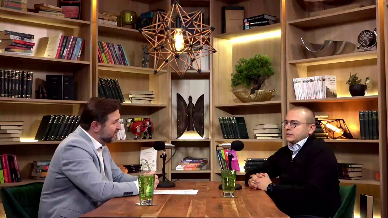 Podcastul poate fi urmărit integral pe canalul de YouTube ”ALTCEVA cu Adrian Artene” / (Sursa: Captură video)