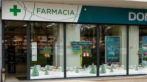 Cine deţine, de fapt, farmaciile Dona din România? Puţini ştiau asta, deşi le "calcă" aproape zilnic