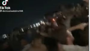 Distracția din cluburi a continuat pe plajă, în Costinești. Mii de oameni au ignorat măsurile de protecție