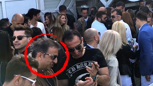 EXCLUSIV Milionarul căruia i-a fugit soţia cu naşul de cununie şi-a parcat Ferarri-ul primul la LOFT! El a .....(e incredibil cum a făcut-o)