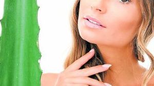 Trateaza pielea uscata sau iritata si stimuleaza productia de colagen