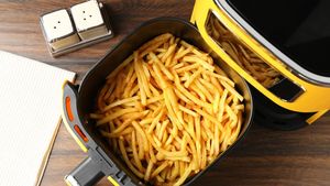 Greșeala pe care o faci când gătești cartofi prăjiți la air fryer. Li se schimbă gustul total