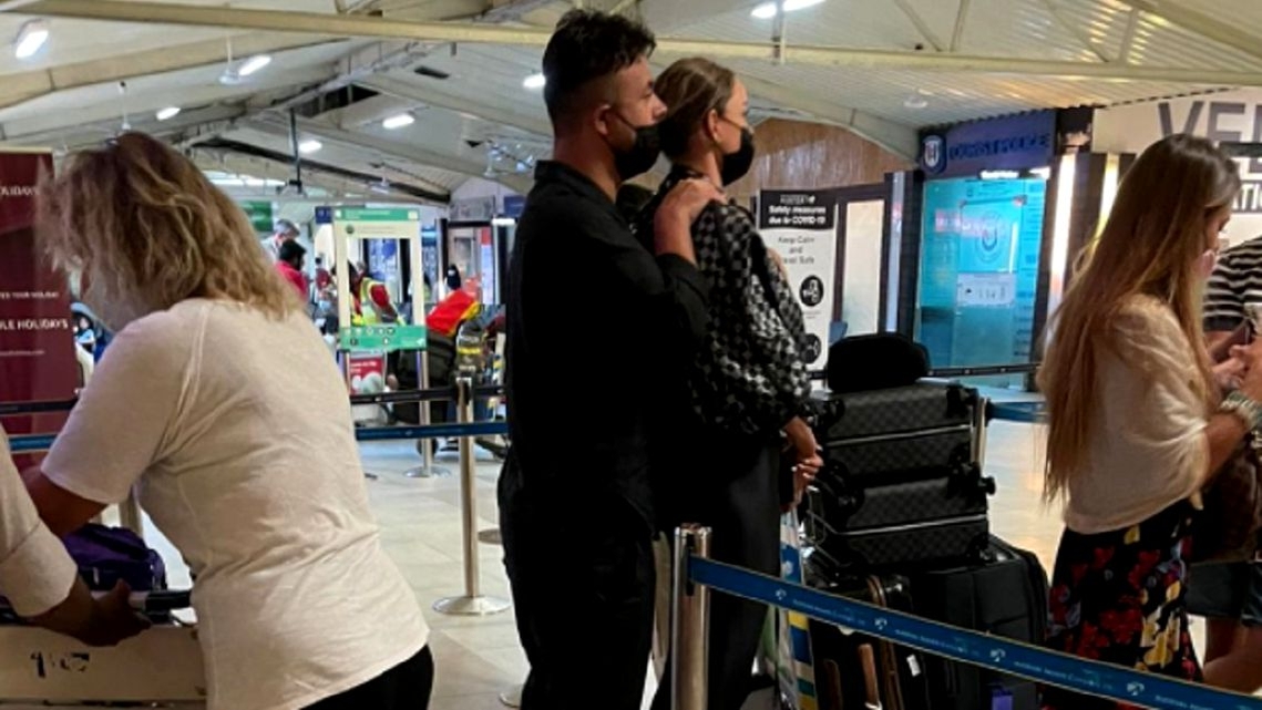 Tatăl lui Gabi Bădălău nu o vrea pe Bianca Drăgușanu în brațele fiului său! Fostul politician, avertizat de apropiați