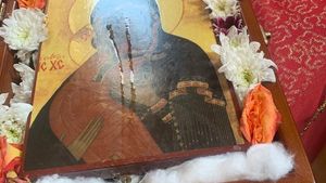 Minune! S-a rugat la icoană iar Fecioara Maria a început să plângă. „Prima dată s-a manifestat la el, apoi a dus-o preoților”
