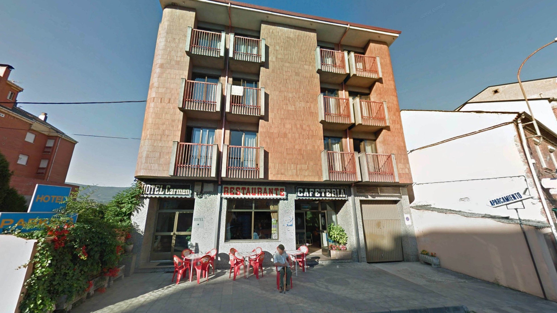 Românii care au plecat dintr-un restaurant din Spania în ritmuri de conga fară să plătească, ar fi dat încă o lovitură!