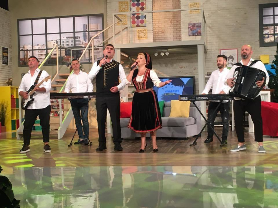 Formaţia Pindu cântă muzică armânească