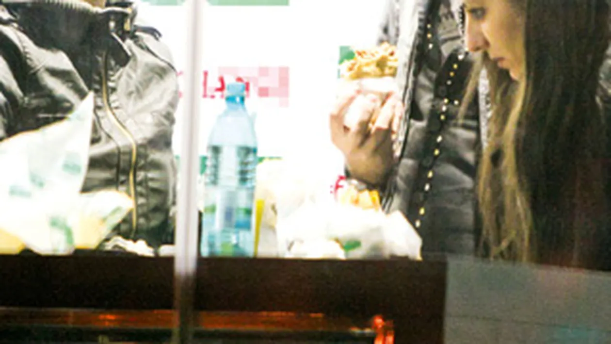 Nebuni dupa shaorma! Vezi aici ce vedete se dau in vant dupa ea