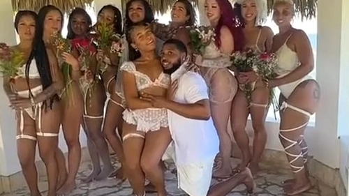 Un influencer cunoscut pe Tik Tok s-a căsătorit cu zece femei în același timp: „Încerc să le arăt ceea ce merită”