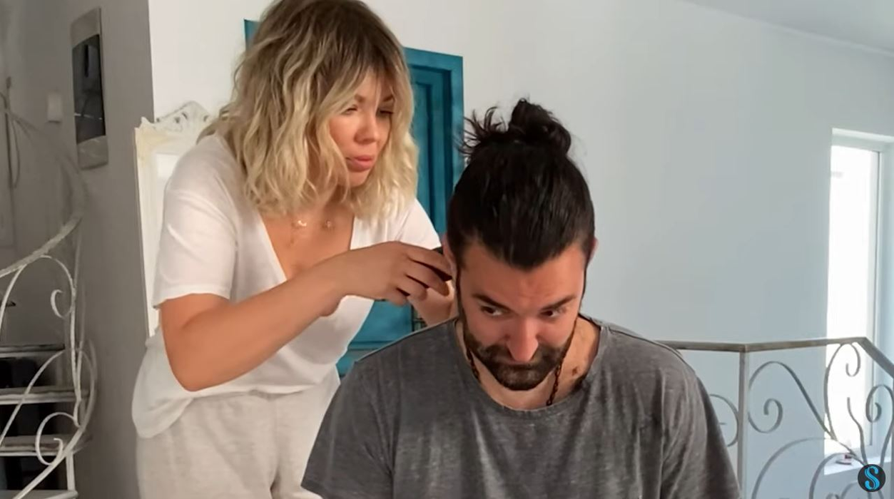 Gina Pistol și Smiley, fotografiați în ipostare tandre! Prezentatoarea de la Antena 1 l-a pipăit într-o zonă intimă pe artist în timp ce erau la o petrecere