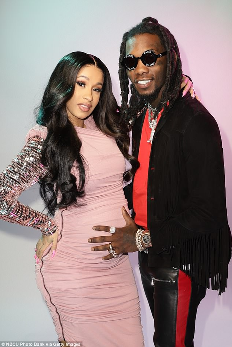 GALERIE FOTO. Cum arată Offset, logodnicul lui Cardi B, după ce și-a făcut praf bolidul de 80.000 de dolari. „Puteam fi mort!”
