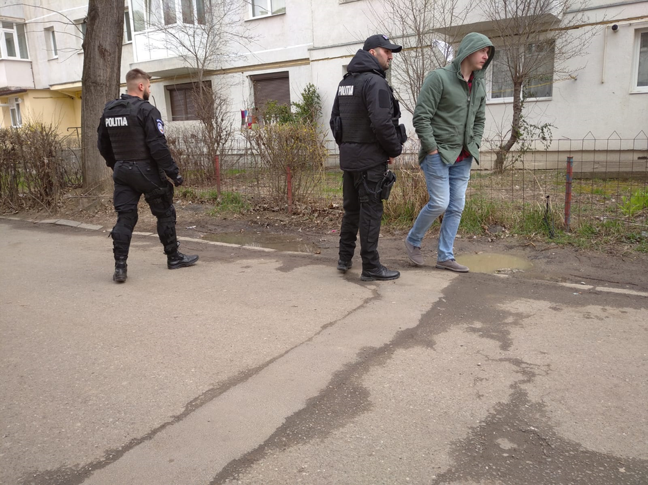 Polițiștii caută arma crimei